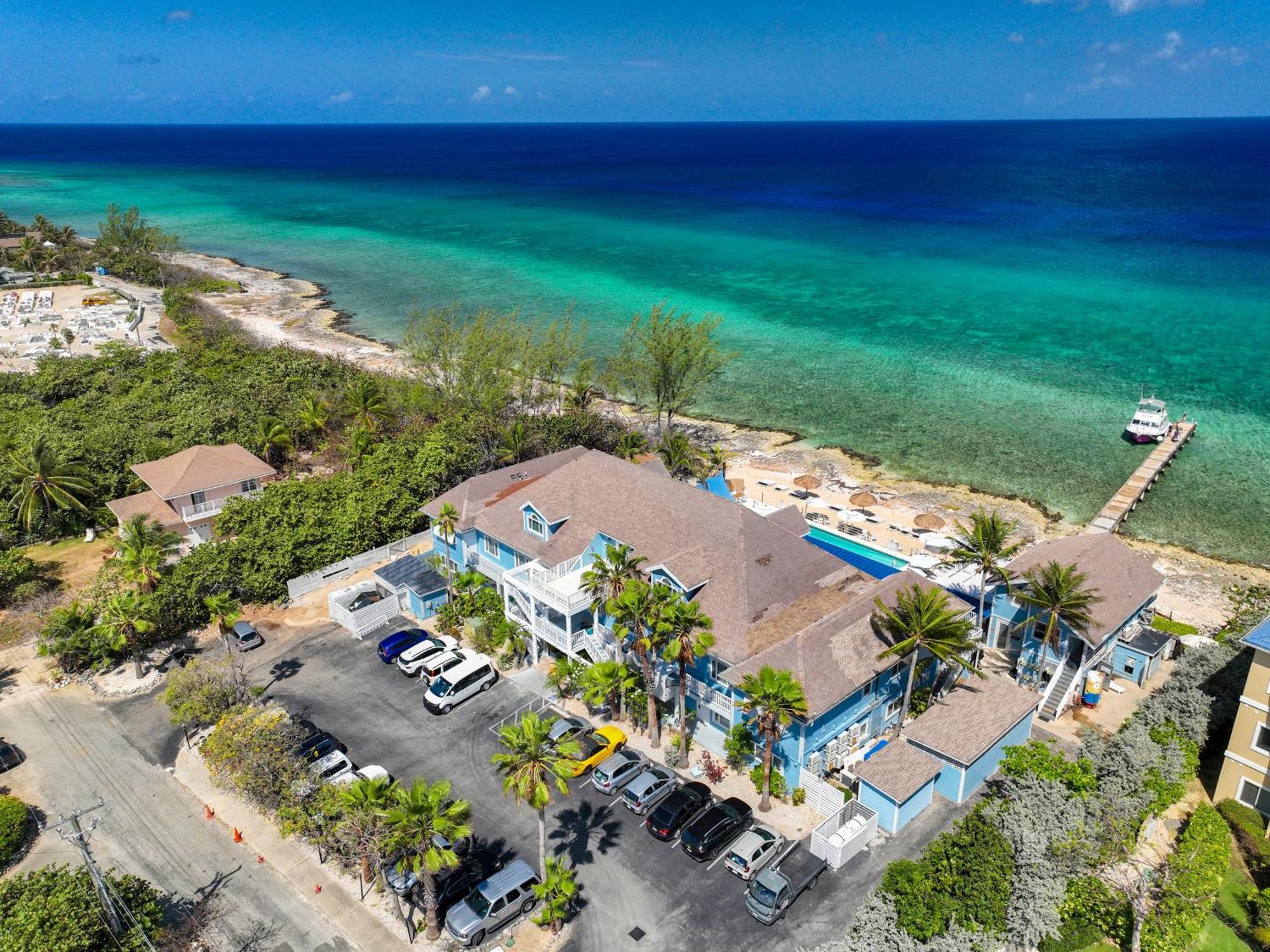 Cobalt Coast Resort West Bay Exteriör bild