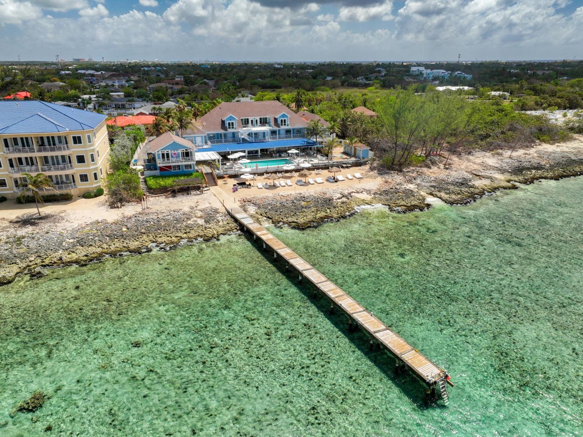 Cobalt Coast Resort West Bay Exteriör bild