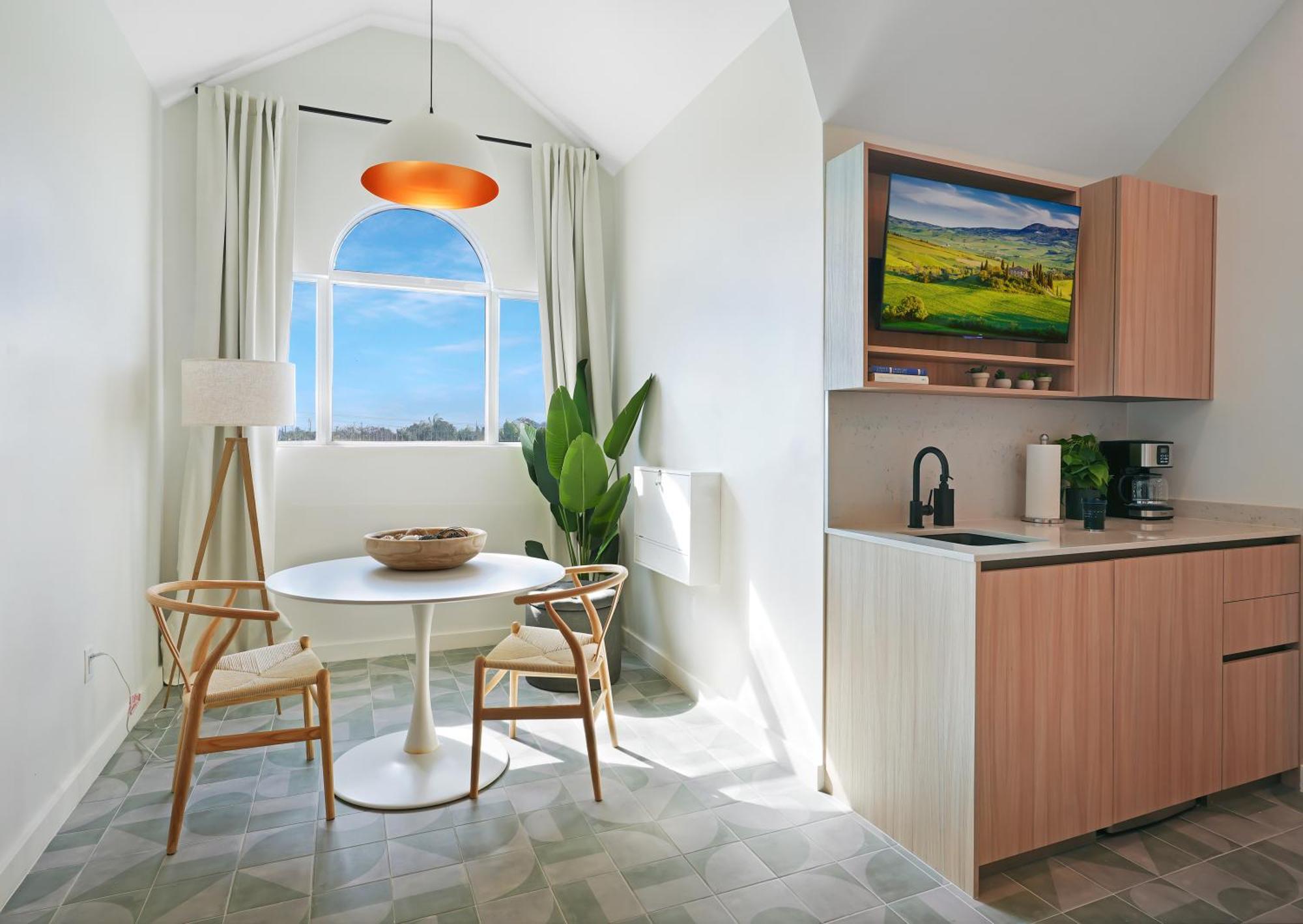 Cobalt Coast Resort West Bay Exteriör bild
